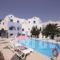 Kalma_holidays_in_Hotel_Cyclades Islands_Sandorini_Mesaria