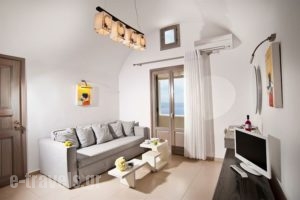 Petit Palace_lowest prices_in_Hotel_Cyclades Islands_Sandorini_Mesaria