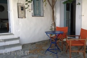 Kochylia_best deals_Room_Sporades Islands_Skyros_Skyros Chora