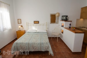 Chaido Studios_accommodation_in_Apartment_Cyclades Islands_Milos_Plaka