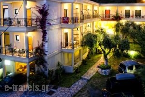 Hotel Loukas & Apartments_accommodation_in_Apartment_Ionian Islands_Paxi_Paxi Chora