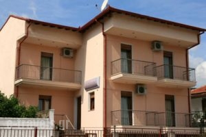 Guesthouse Idiston_accommodation_in_Hotel_Macedonia_kastoria_Aposkepos