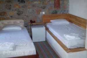 Arachovitika Kalivia_travel_packages_in_Peloponesse_Lakonia_Mystras