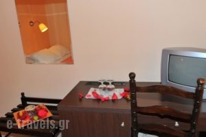 Hotel Ephi_best deals_Hotel_PiraeusIslands - Trizonia_Aigina_Aigina Rest Areas