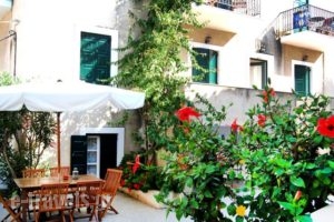 Twin House_travel_packages_in_Piraeus Islands - Trizonia_Spetses_Spetses Chora