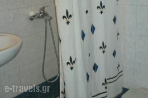 Guesthouse Xenios Zeus_best prices_in_Hotel_Cyclades Islands_Schinousa_Schinousa Chora