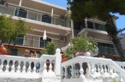 Mina Apartments in Poros Chora, Poros, Piraeus Islands - Trizonia