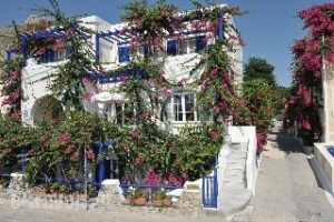 Proteas_accommodation_in_Hotel_Cyclades Islands_Sandorini_kamari