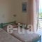 Hotel Karyatides_best deals_Hotel_PiraeusIslands - Trizonia_Aigina_Aigina Chora