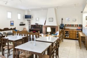 Daphne's Club Hotel Apartments_best deals_Apartment_Peloponesse_Korinthia_Xilokastro