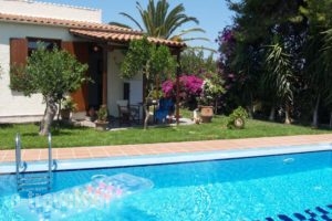 Yiannis Cottage_accommodation_in_Hotel_Crete_Chania_Kolympari