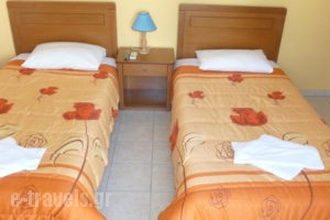 Peter & Tony Rooms_holidays_in_Room_Cyclades Islands_Syros_Galissas